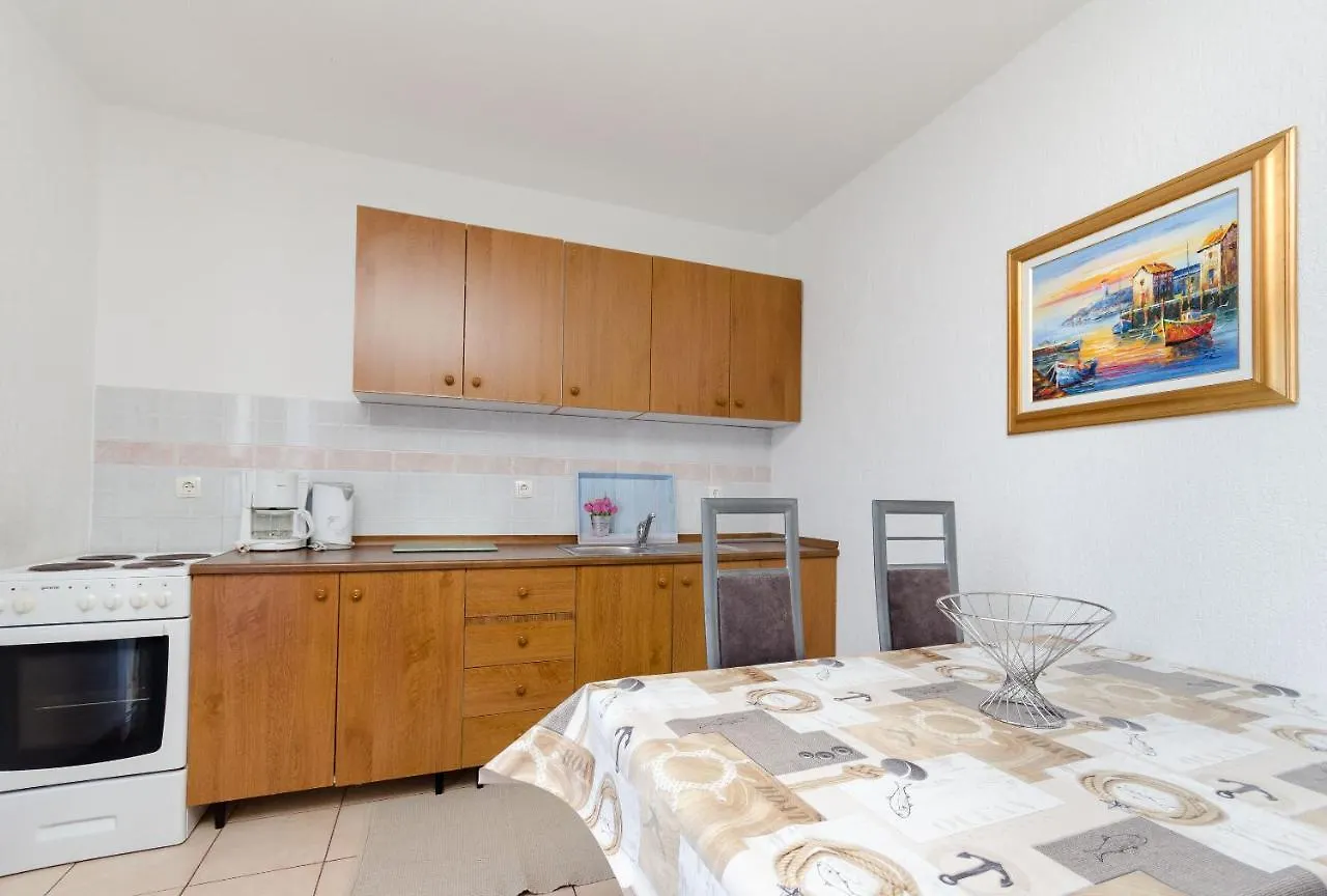Apartments Meri Banjol 0*,