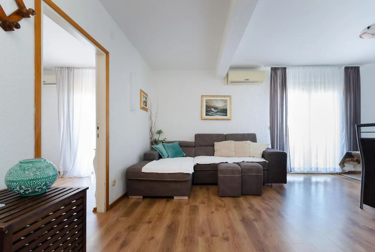 Apartments Meri Banjol
