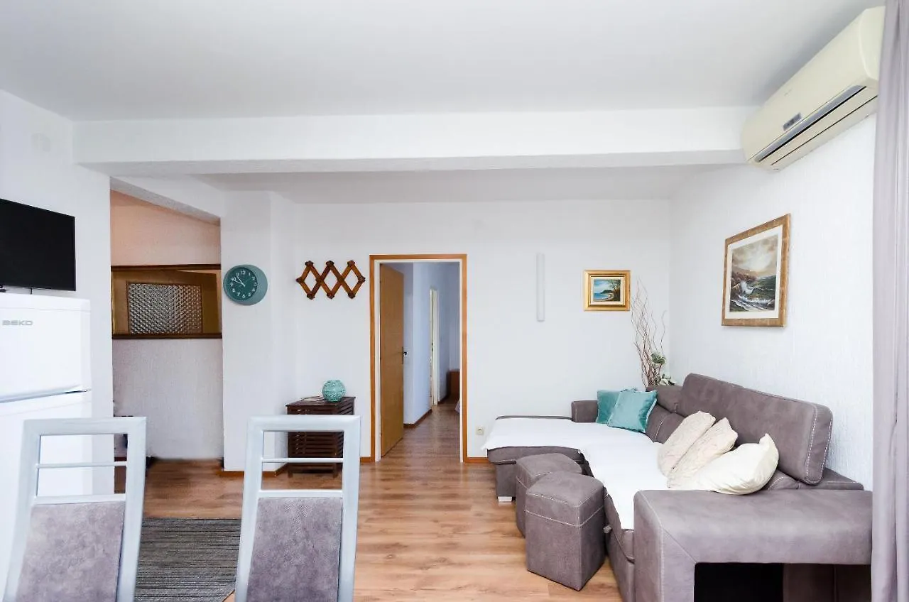 Apartments Meri Banjol Kroatien